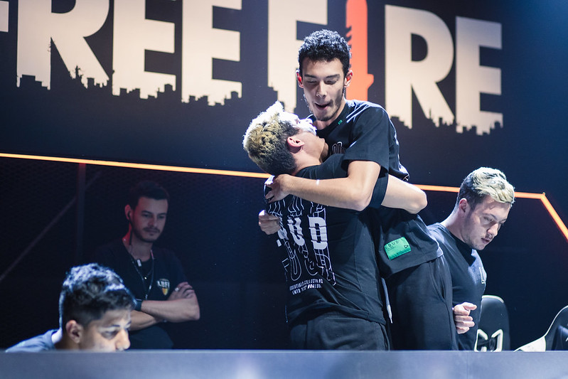 Time da LOUD comemora BOOYAH! na Liga Brasileira de Free Fire