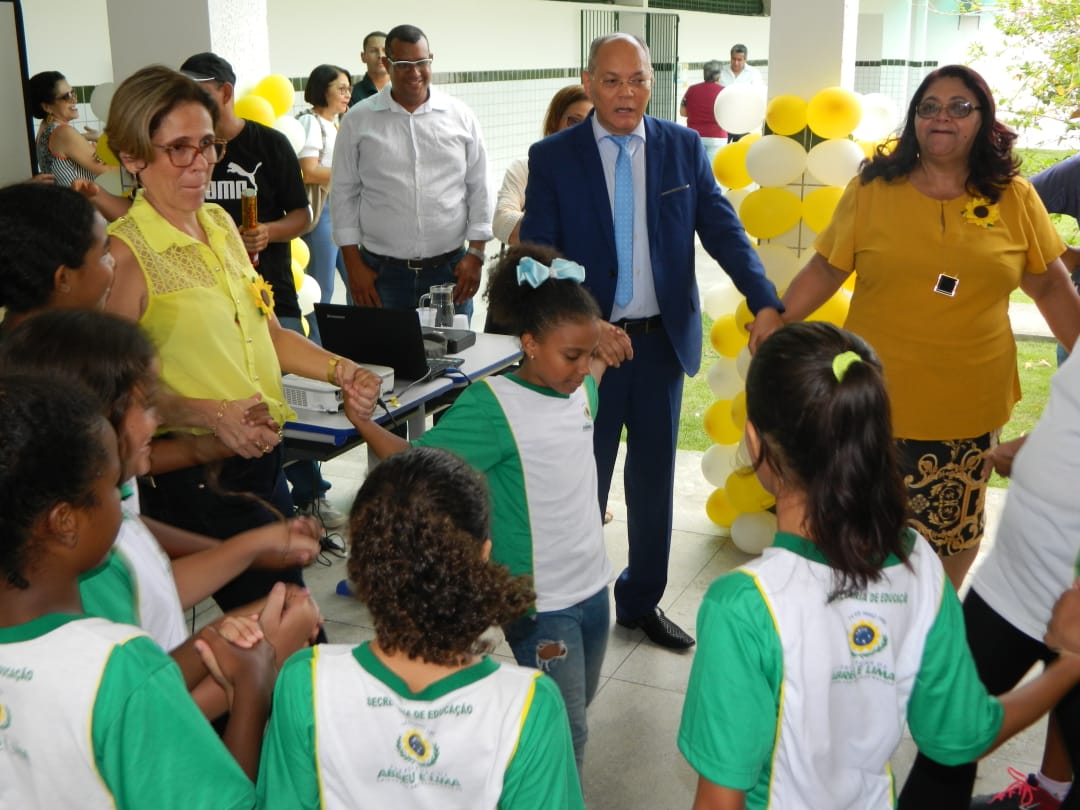 Prefeitura de Abreu e Lima entrega escola reformada em Caetés I Blog da Folha Folha PE Prefeitura de Abreu e Lima entrega escola reformada em Caetés I Blog da Folha Folha PE