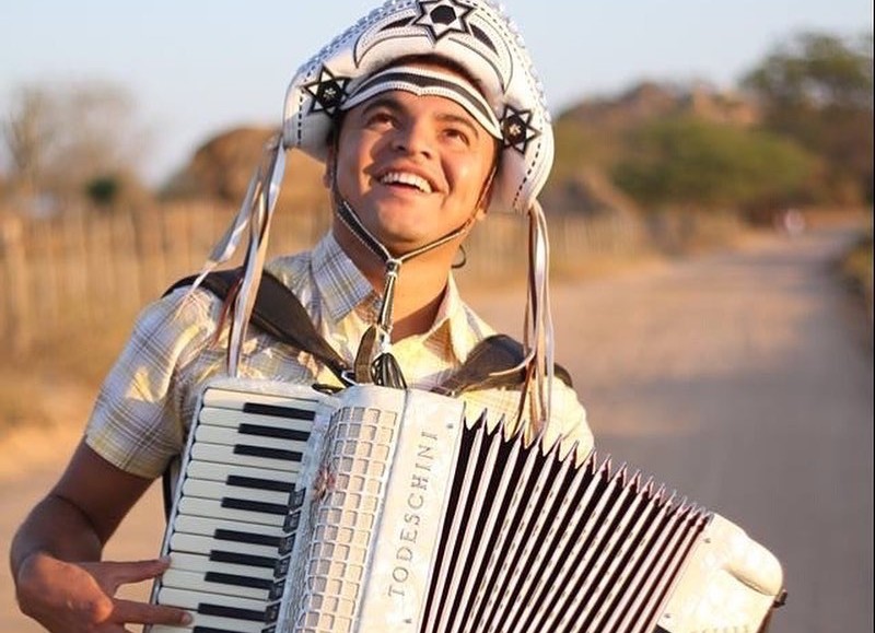 Chambinho do Acordeon é atração no palco do Teatro Guararapes
