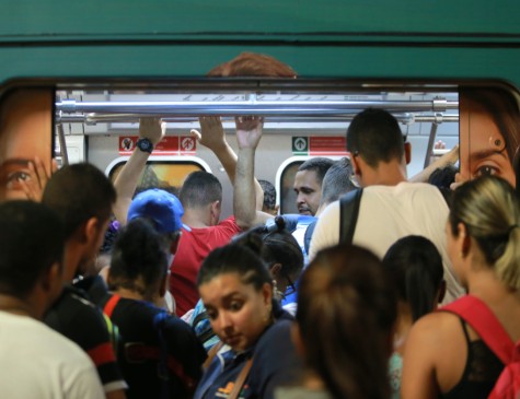 Superlotação é um dos principais gargalos do Metrorec
