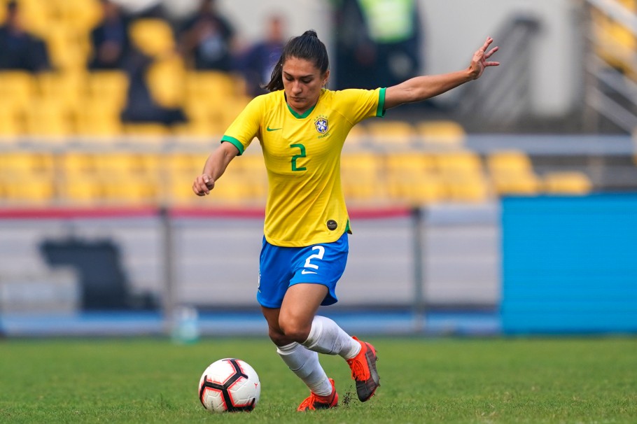 Letícia Santos, lateral-direita da seleção