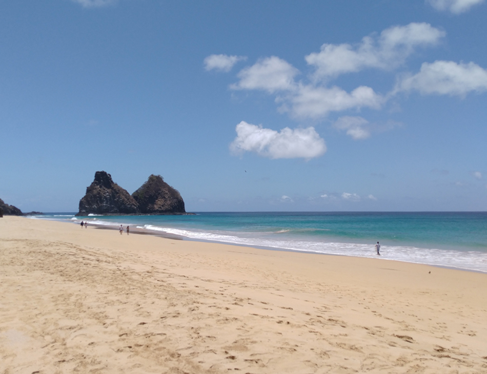 Praia do Bode, em Fernando de Noronha