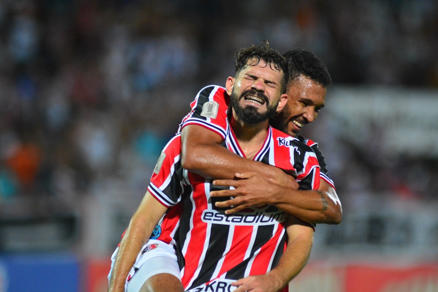 Jeremias comemorando gol em cima do Botafogo/PB, pela Copa do Nordeste 2020