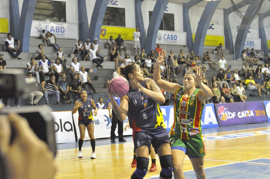 Em 2019, o time pernambucano jogou com a camisa da Uninassau