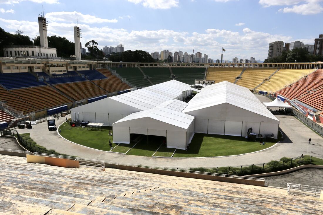 Estádio do Pacaembu, em SP, virou hospital de campanha