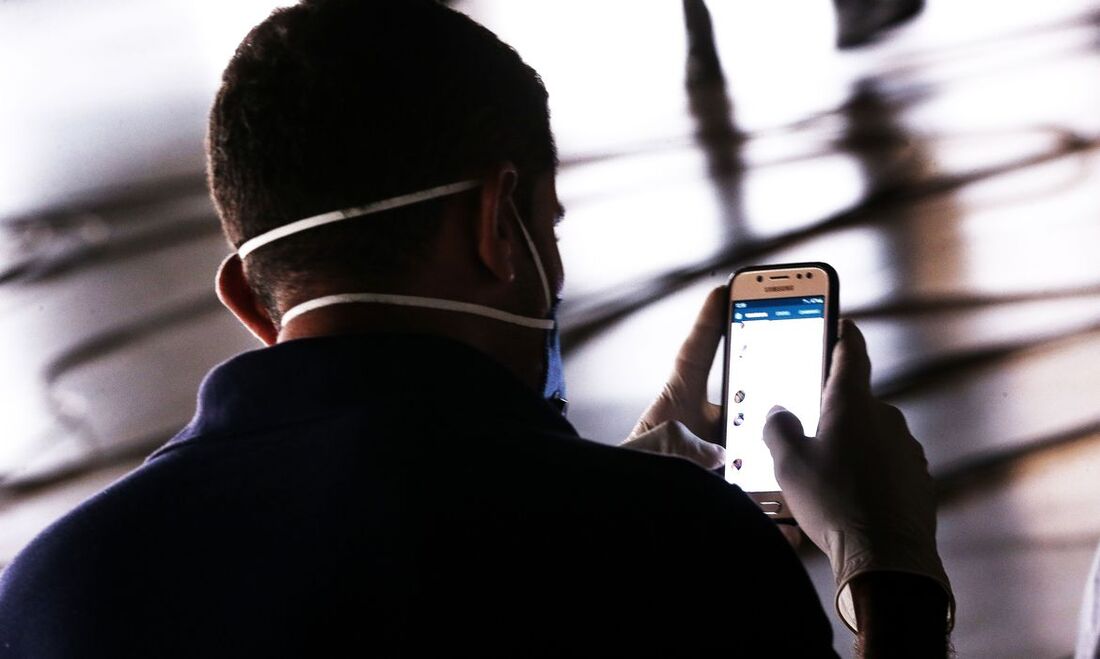 Muitos homens estão retirando a barba por causa do novo coronavírus