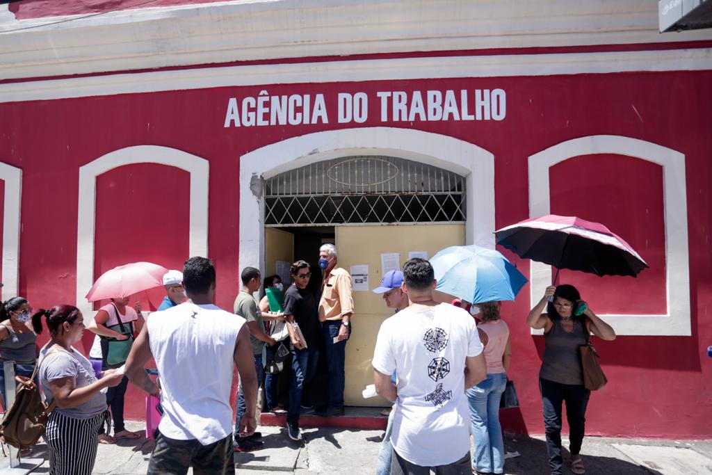 Agências do Trabalho de Pernambuco retomaram atendimento ao público, mas agendamento deve ser feito pela internet