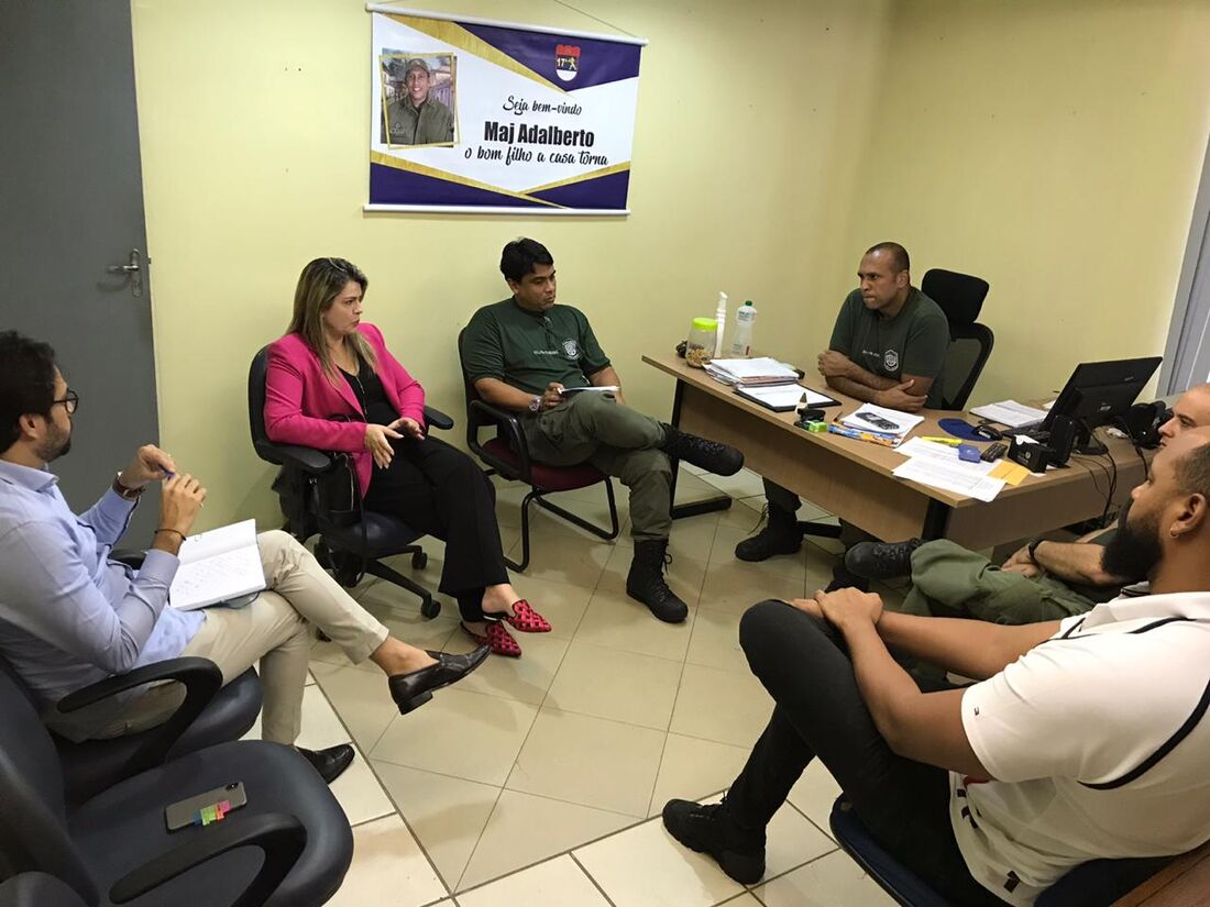 O encontro resultou na garantia da presença de militares nos dois turnos em que a equipe multidisciplinar