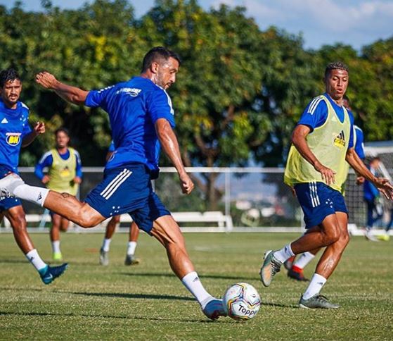 Edilson, lateral-direito do Cruzeiro