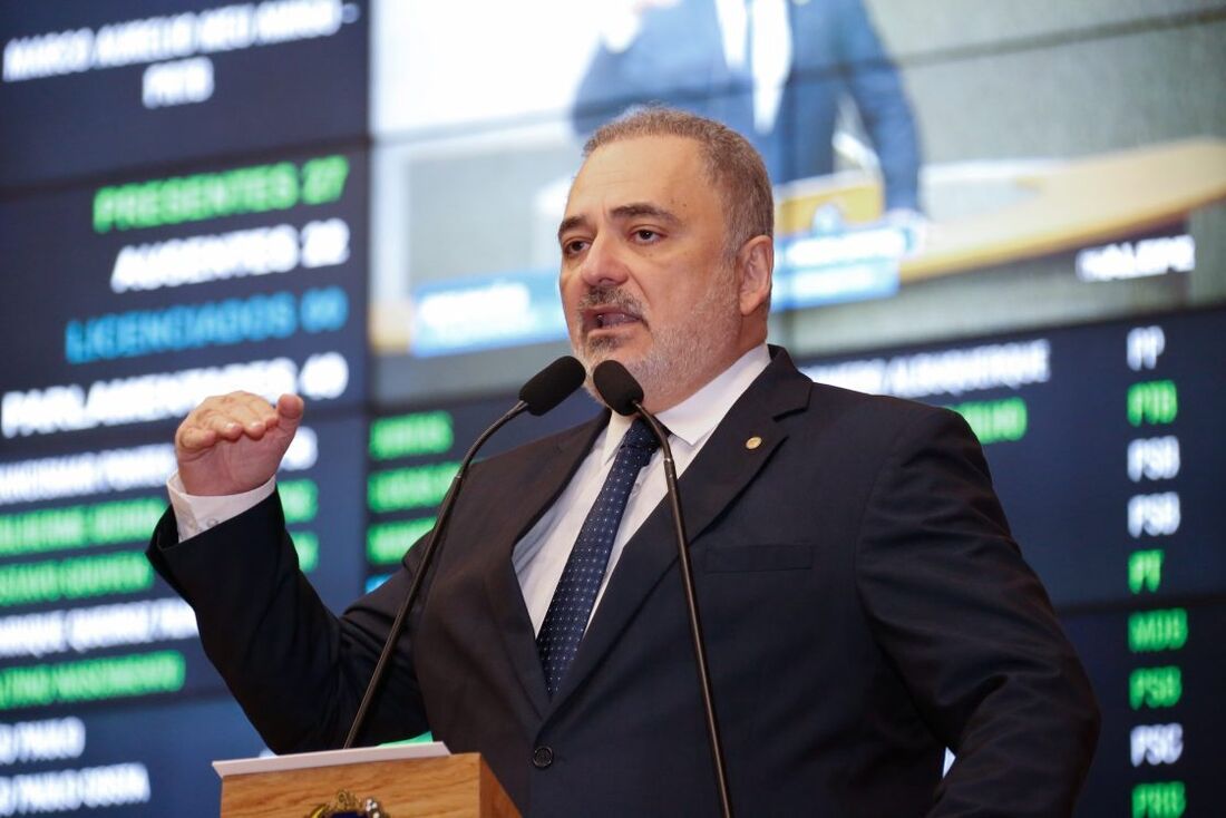 Proposta contempla os transportadores autônomos de carga (TAC), profissionais de saúde e segurança pública