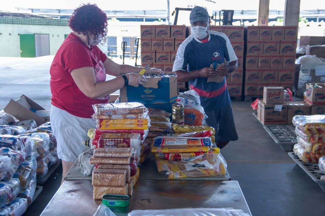 Doação também abrange produtos de higiene pessoa e limpeza, que ultrapassaram 37 mil unidades, além de água mineral