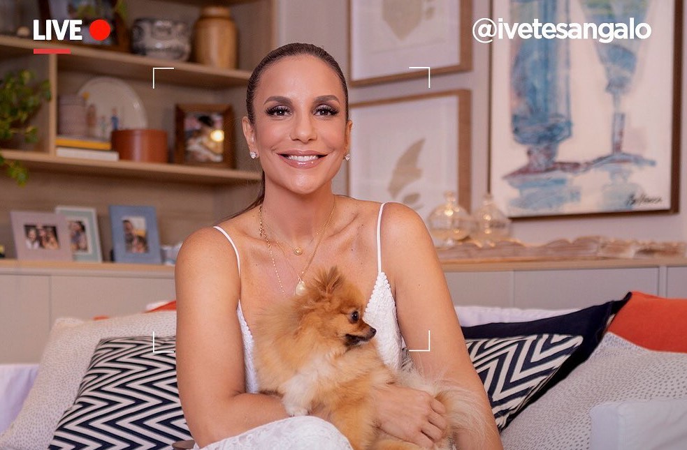 Ivete apresenta show virtual em parceria com a Globo