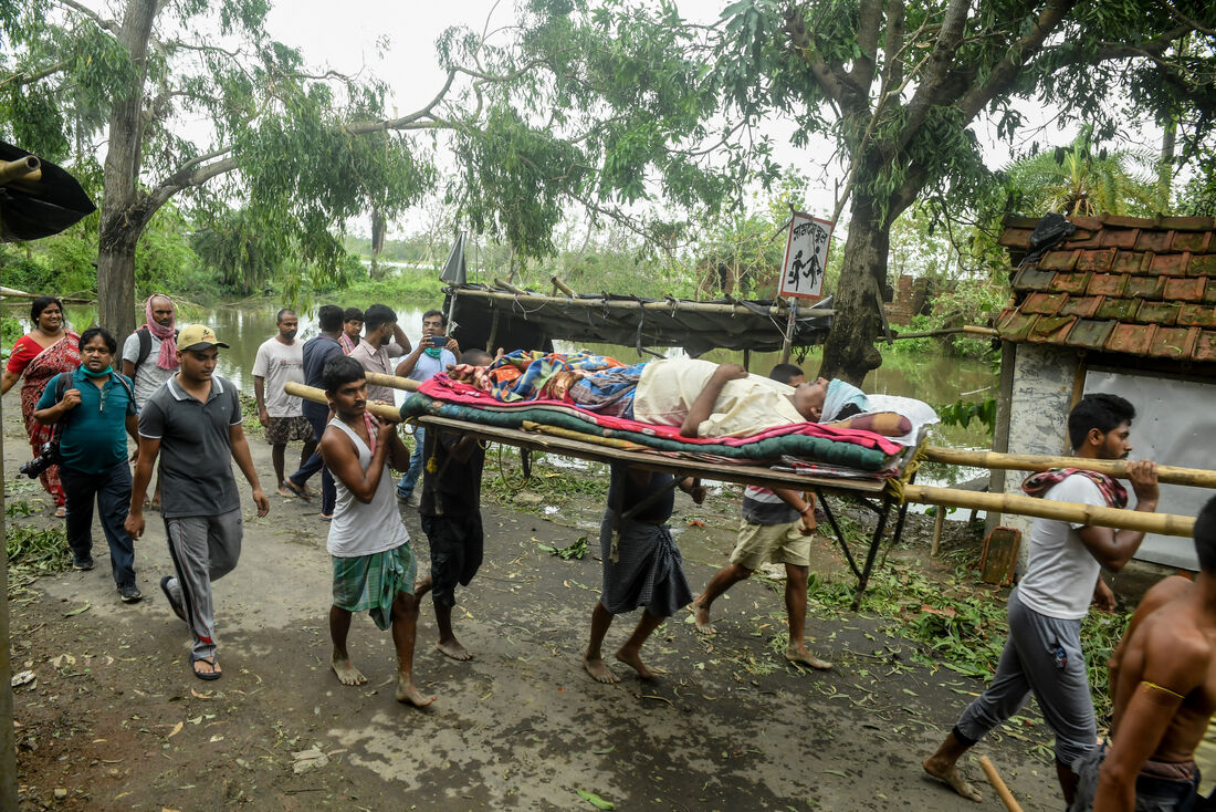 Ciclone Amphan causa estragos na índia e em Bangladesh