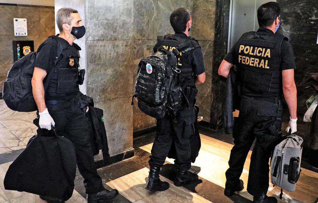 PF realiza apreensão no Palácio do Governo do Rio de Janeiro