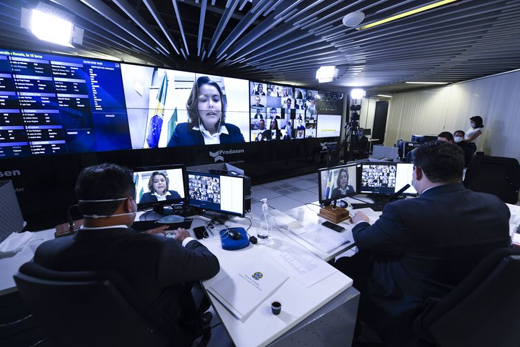 A relatora da matéria, Leila Barros (PSB-DF), afirmou que algumas seguradoras já estão se pronunciando a favor do pagamento integral das indenizações por morte em função da Covid-19