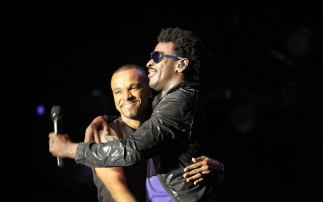 A live com Alexandre Pires e Seu jorge está agendada para dia 31