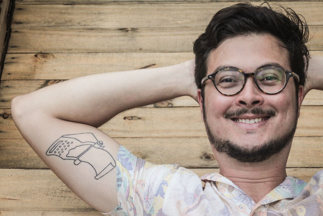 Cleyton Cabral leva o público a uma viagem sem sair do lugar: arte por videochamada