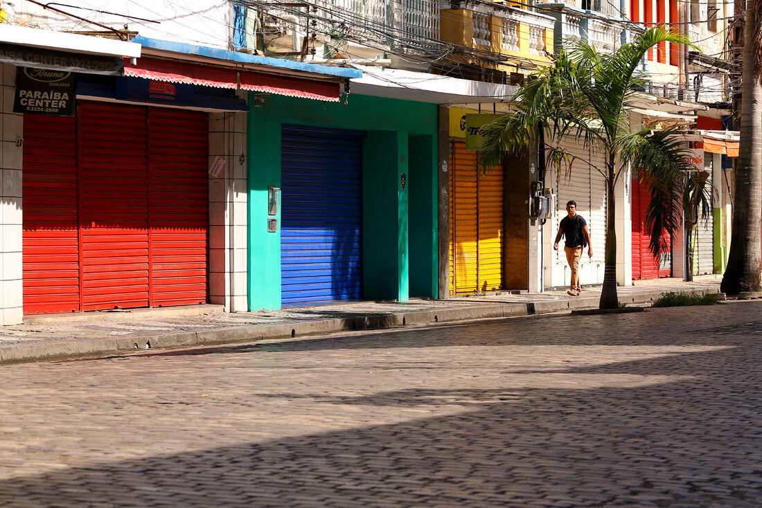 Comércio vazio no Recife