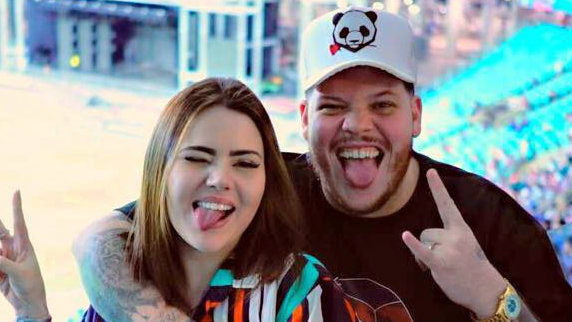 Ferrugem e Thaís Vasconcellos