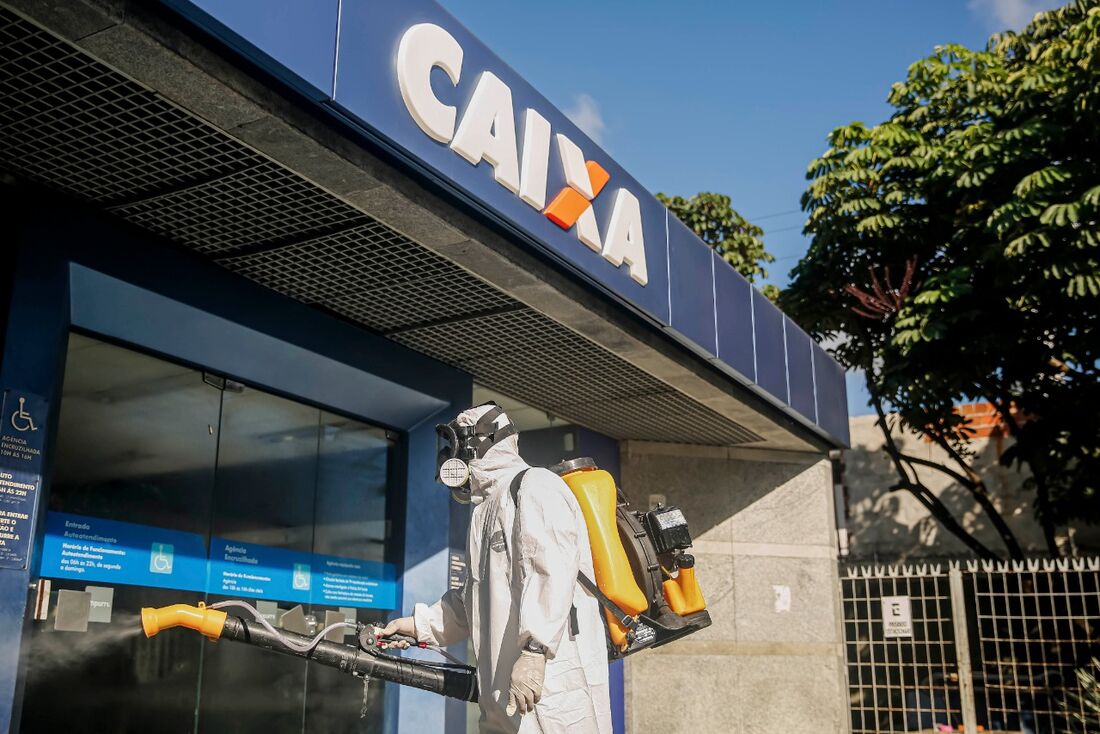 Caixa quer evitar a formação de filas e aglomerações por pessoas em busca do auxílio nas agências