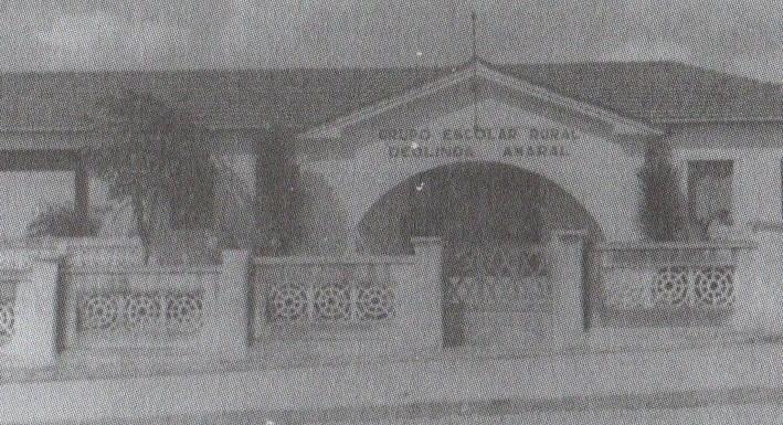 Grupo Escolar Deolinda Amaral foi fundado pelo então prefeito Antônio Dourado com projeto de lei de Armando de Queiroz Monteiro