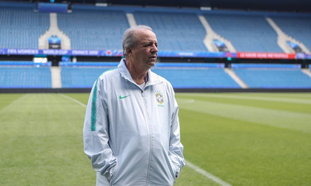 Vadão, ex-técnico da seleção feminina de futebol do Brasil