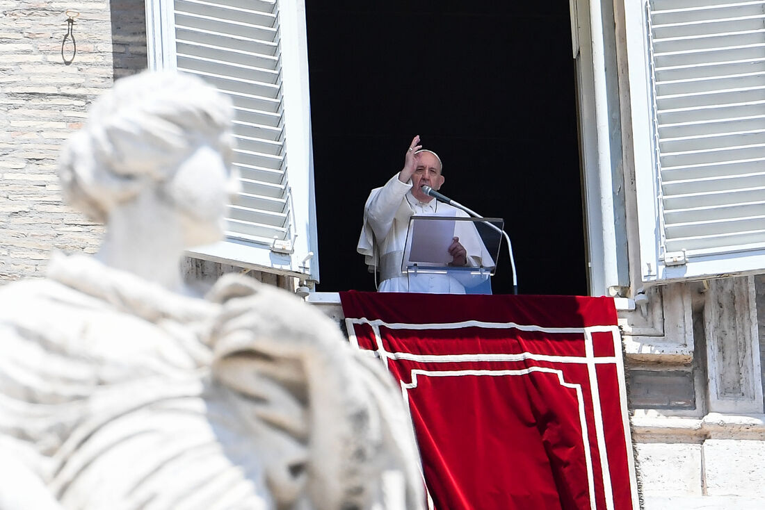 Papa Francisco em cerimônia na Praça São Pedro