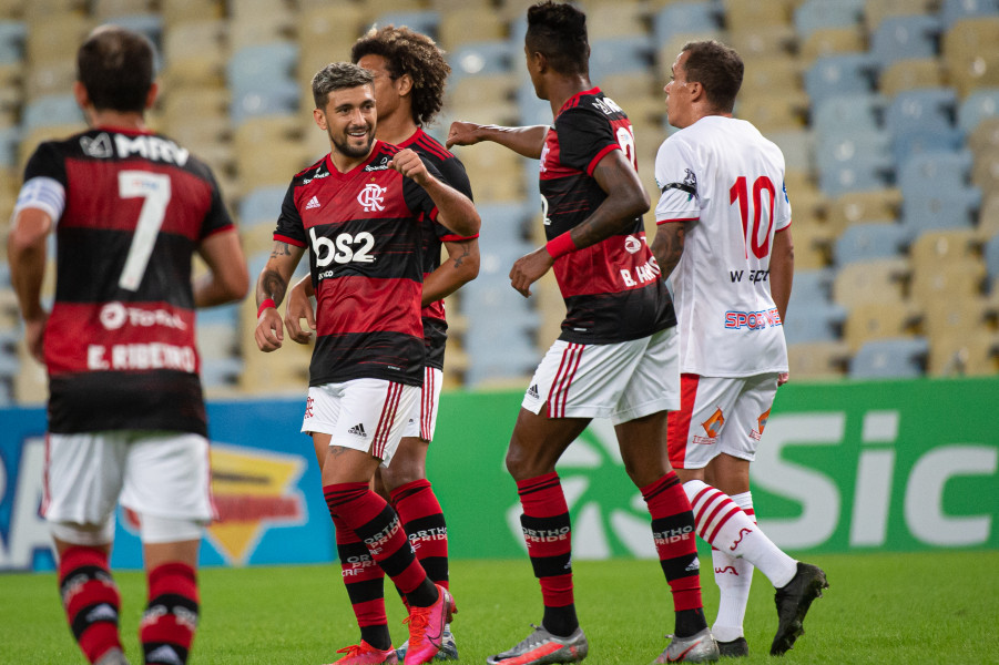 Flamengo e Bangu se enfrentaram nessa quinta