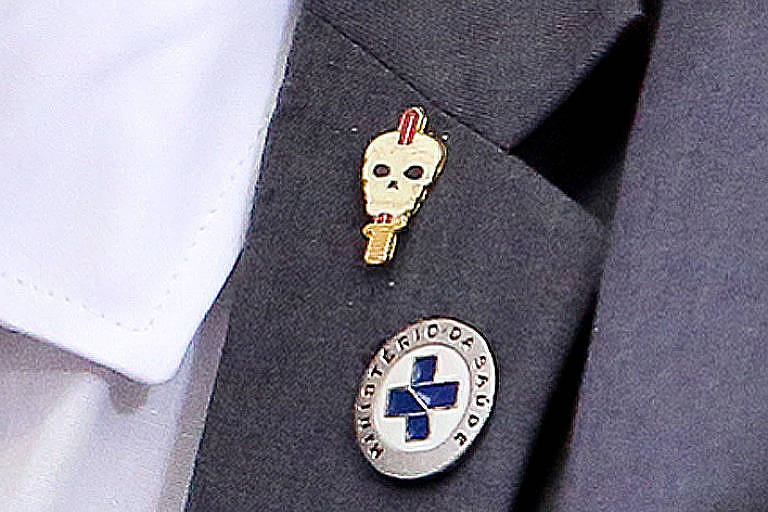 Broche de Elcio Franco