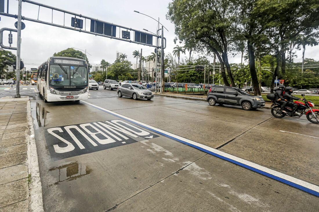 O equipamento terá 4 km de extensão e será implantado na faixa central da via