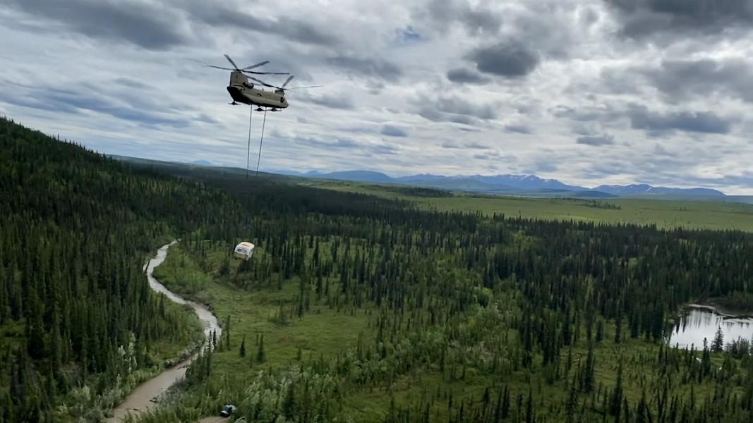 Ônibus foi removido do local