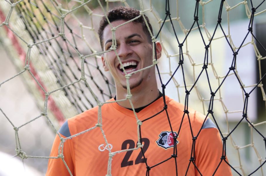 Maycon Cleiton, goleiro do Santa Cruz