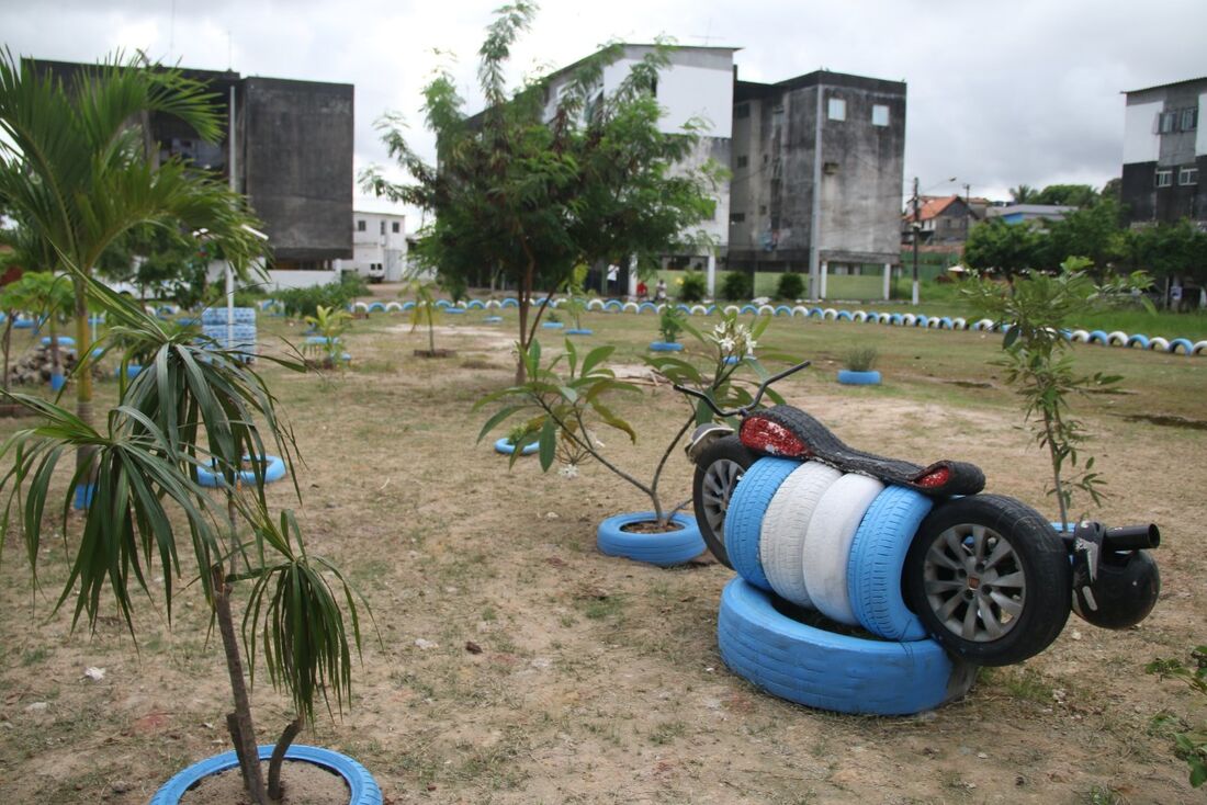 Antigo ponto de lixo transformado pela Prefeitura