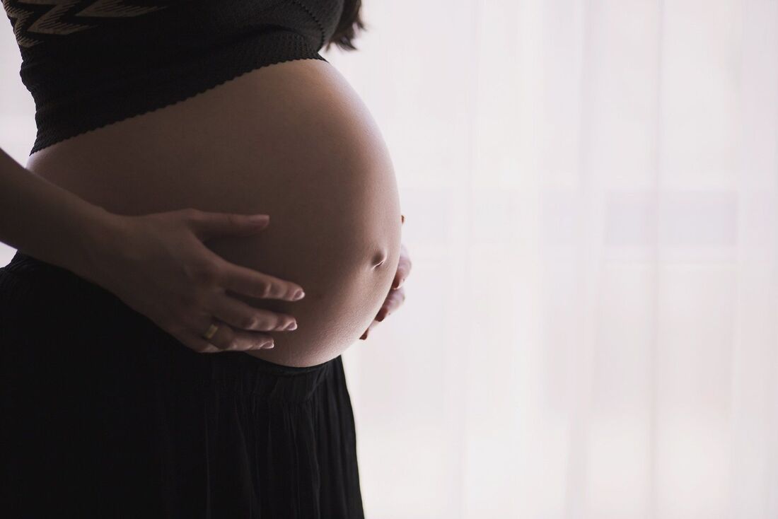 Bebês nascidos de mães vacinadas durante a gravidez têm cerca de 60% menos probabilidades de ser hospitalizados com a Covid-19