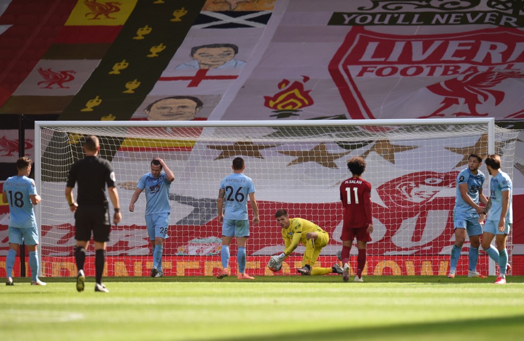 Liverpool vence o Burnley pelo Inglês e entra na zona de