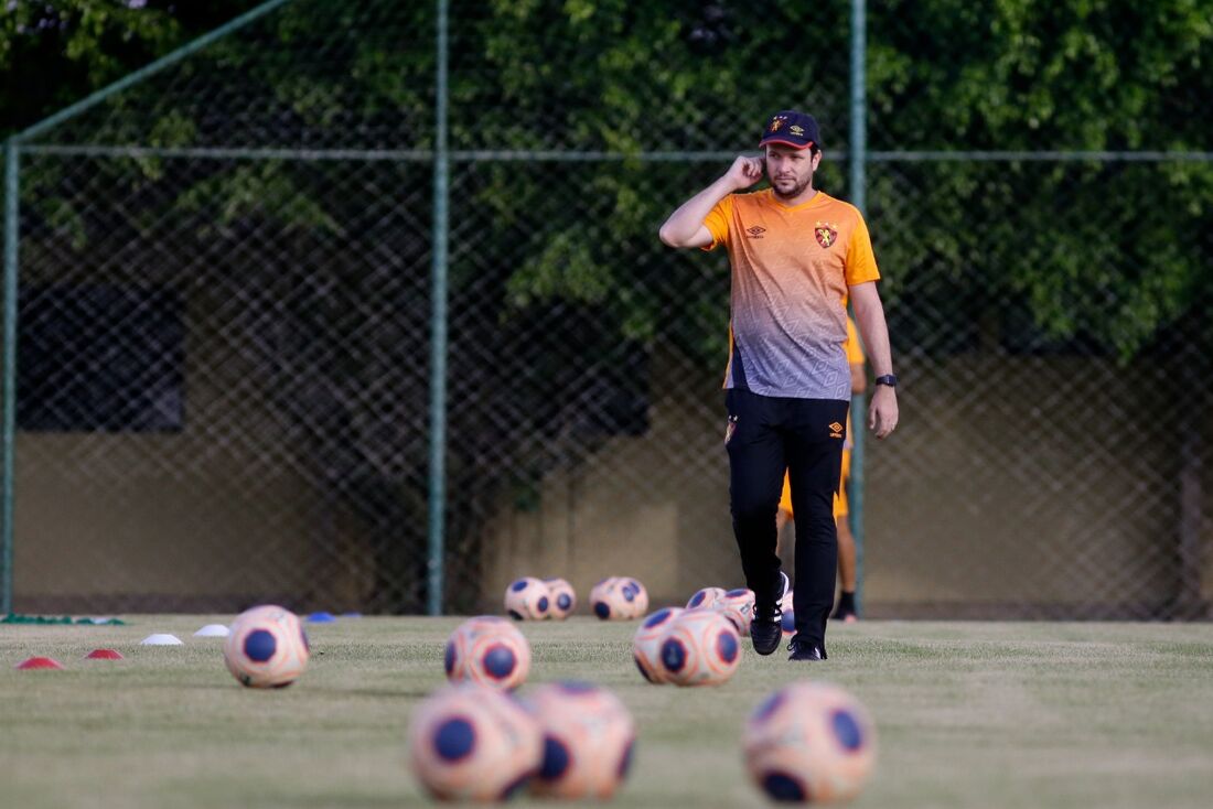 Daniel Paulista, técnico do Sport