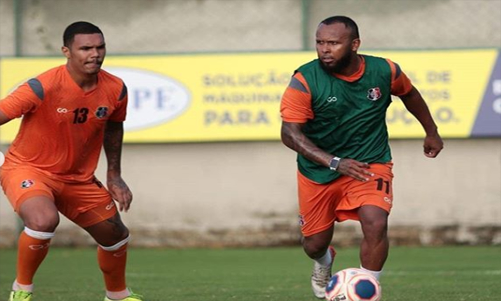 Chiquinho, lateral-esquerdo do Santa Cruz