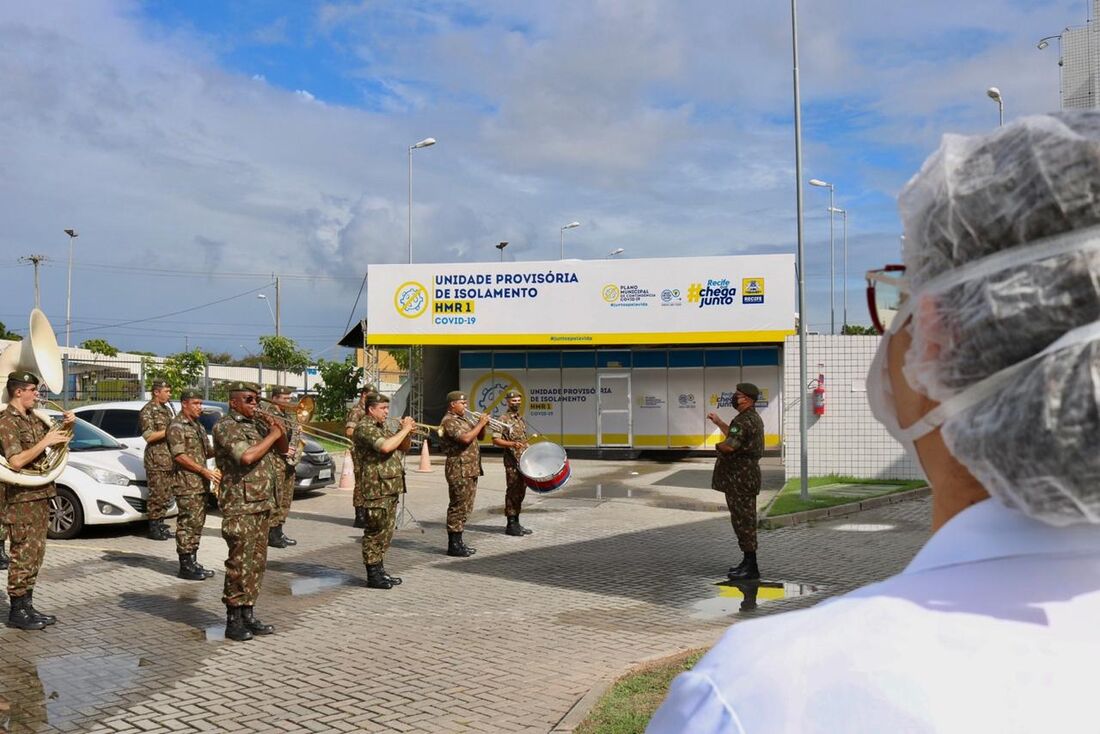 Visita da banda do Comando Militar do Nordeste à unidade anexa ao Hospital da Mulher, no Recife