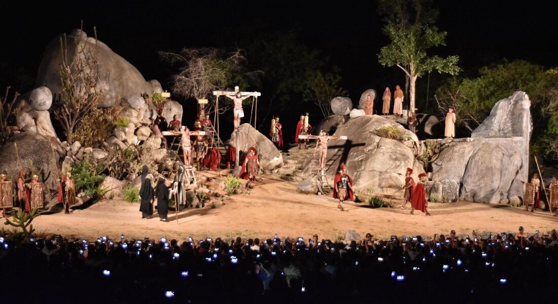 Espetáculo ao ar livre acontece há 53 anos na Semana Santa