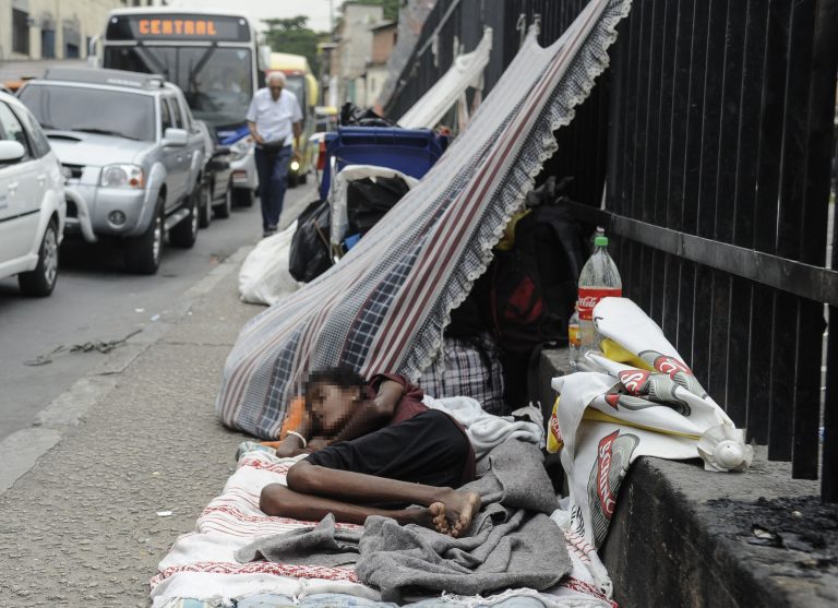 Pessoas em situação de rua  seriam beneficiadas com a prorrogação