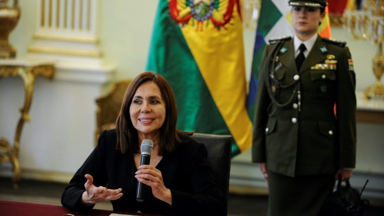 Karen Longaric, ministra da Bolívia