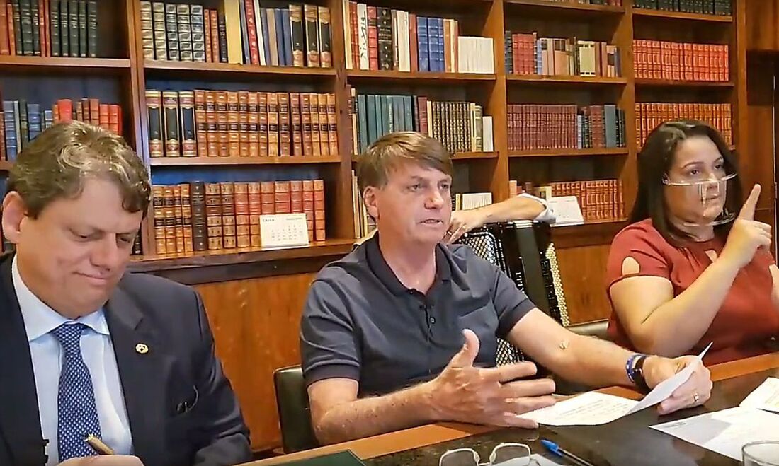 Live feita pelo presidente Jair Bolsonaro nas redes sociais