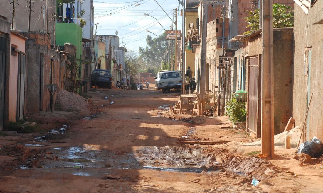 Estado de calamidade em rua no Brasil