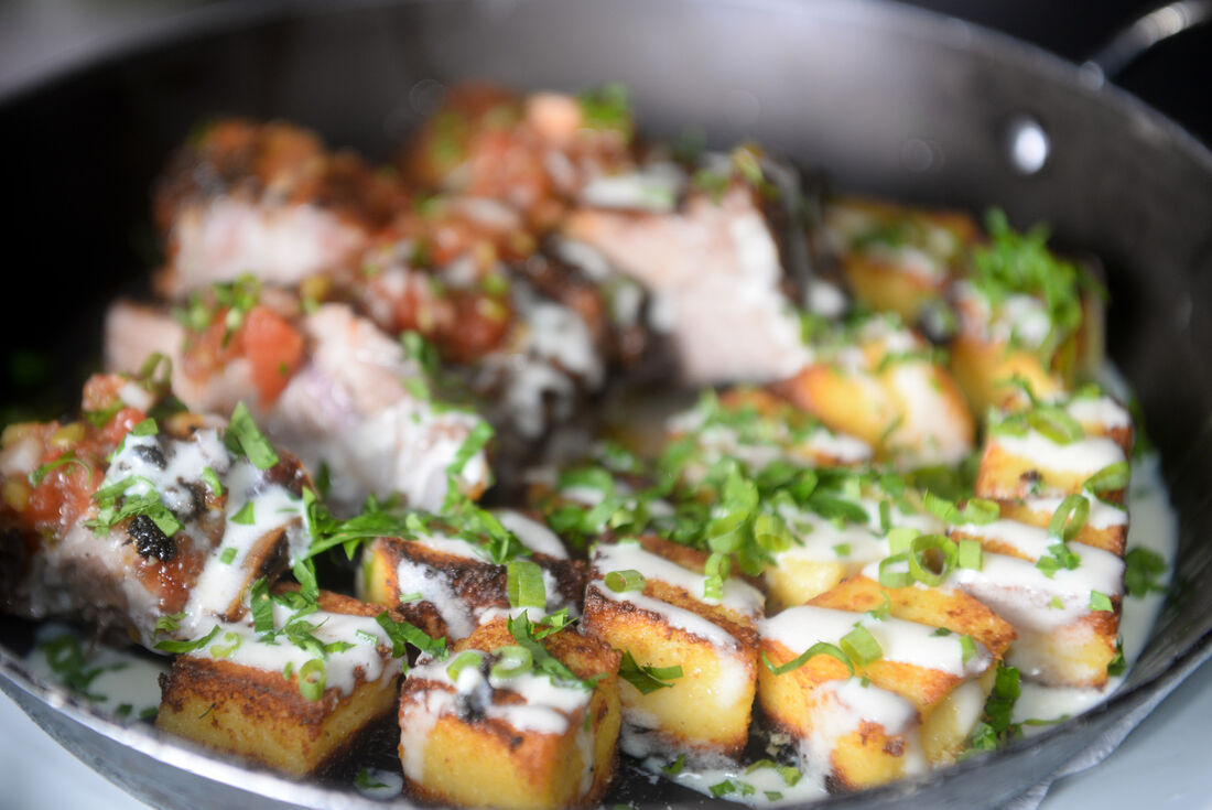 Os dadinhos de polenta também podem acompanhar uma carne