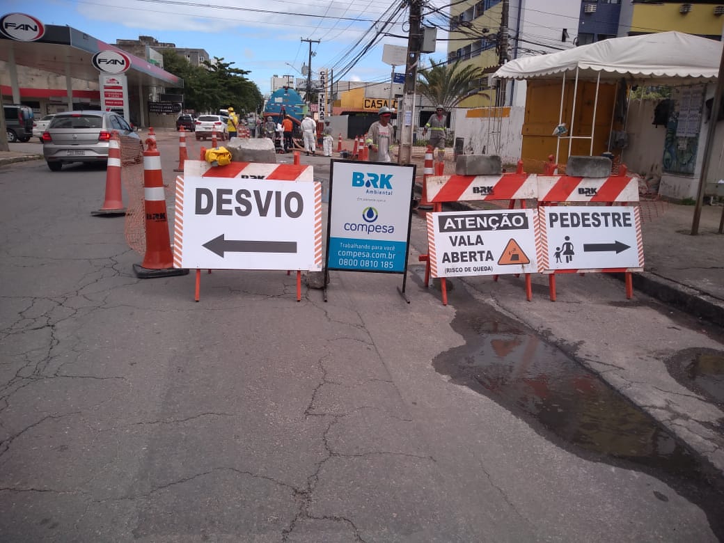 Obra emergencial de esgoto em Olinda