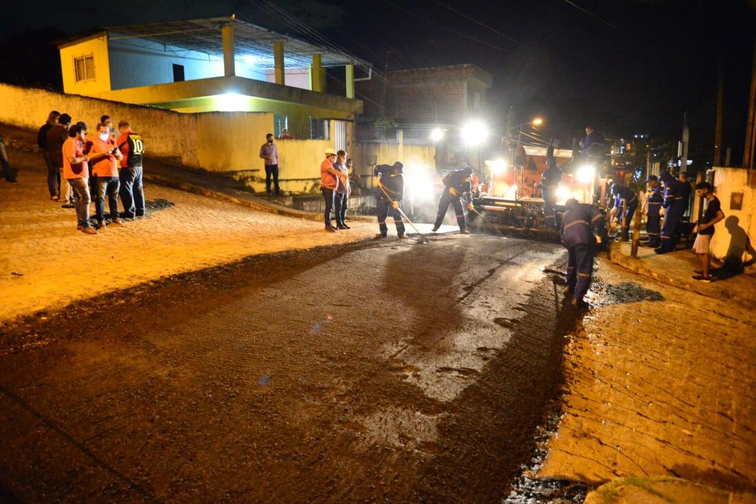 Recapeamento asfáltico das ruas Benjamim Constant e Candeias, no bairro Céu Azul