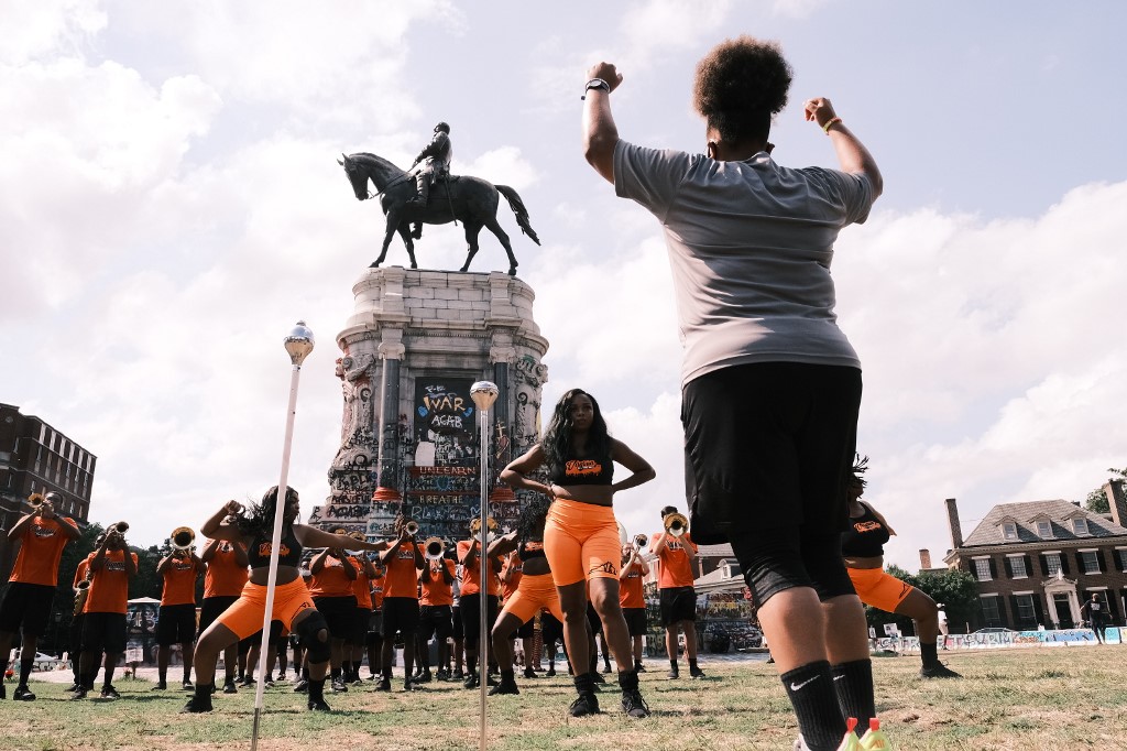 Movimentos miram monumentos que homenageiam colonizadores e escravocratas
