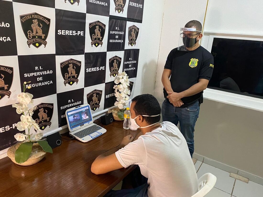 Visitas virtuais ocorrem em salas reservadas nas unidades prisionais