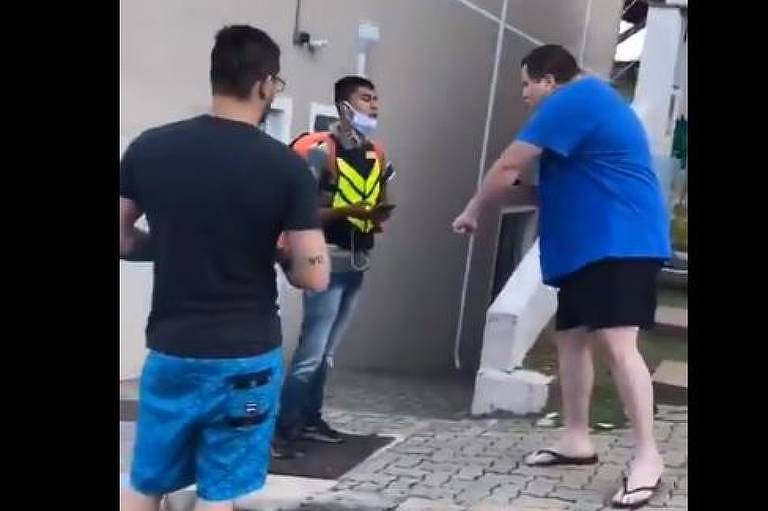 Motoboy sendo humilhado em vídeo