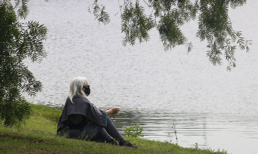 Pessoas que deixaram o isolamento para se entreter, apresentaram piores níveis de adoecimento mental do que aquelas que continuaram em quarentena